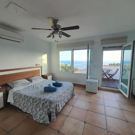 Konukevi La Vista Al Mar 3*